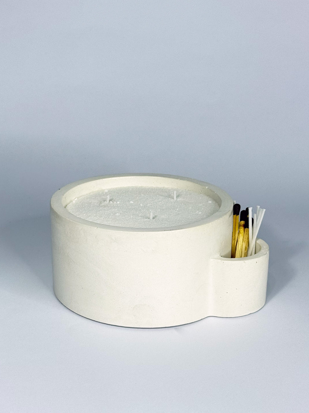 Recipiente mediano redondo con portapabilos