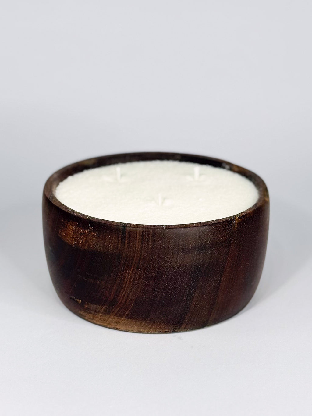 Recipiente mediano en madera redondo